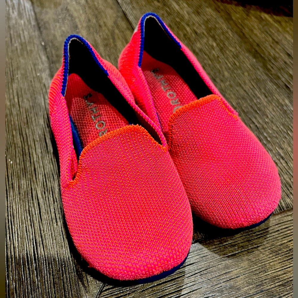 Kids size 10 Flamingo Pink Rothy’s